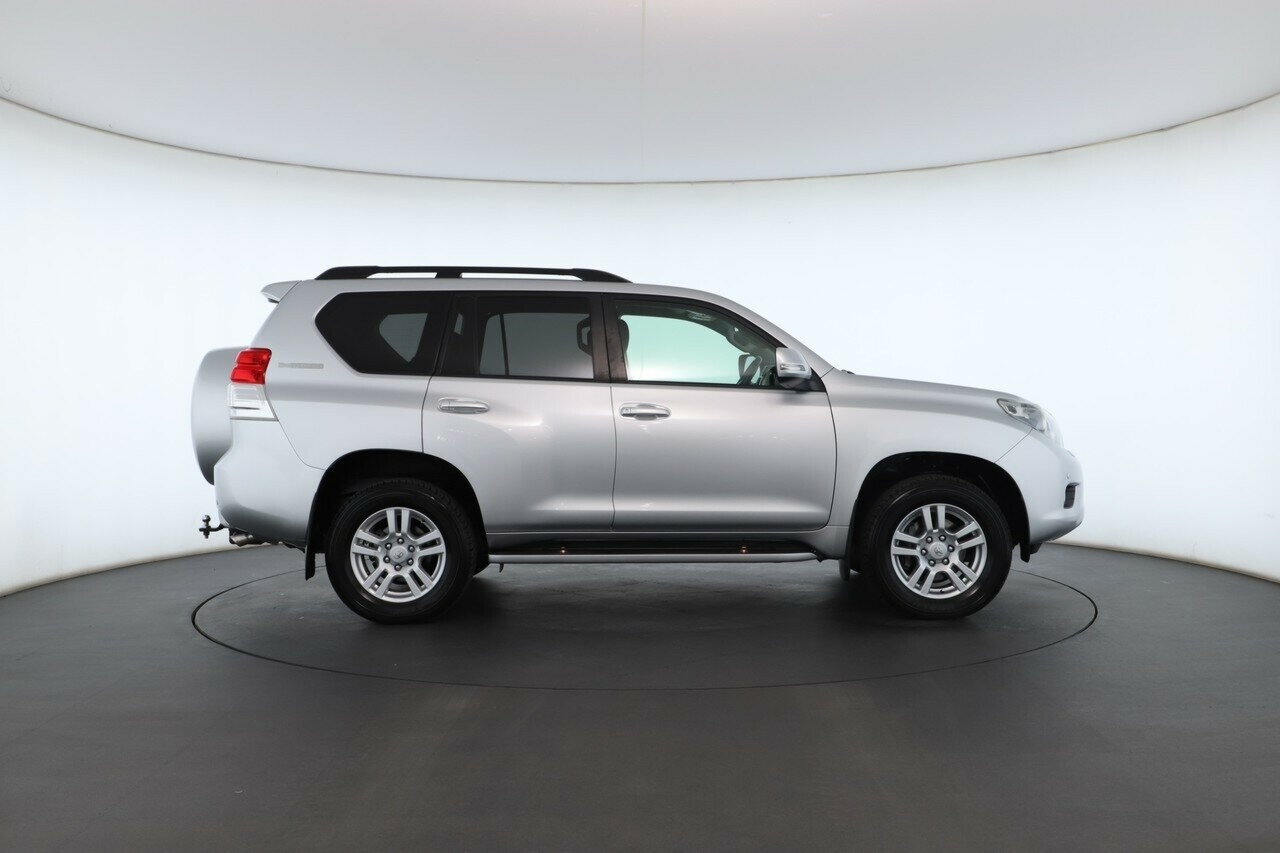 Toyota Landcruiser Prado image 3