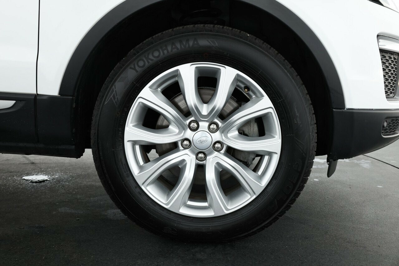 Land Rover Range Rover Evoque image 4