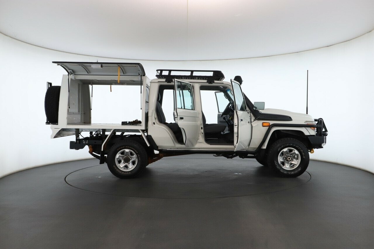 Toyota Landcruiser image 2
