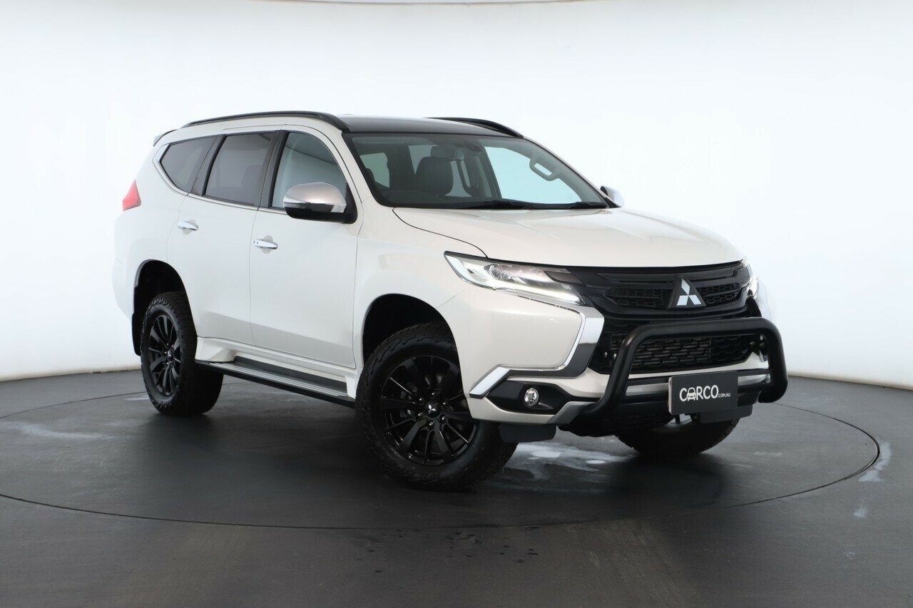 Mitsubishi Pajero Sport image 1