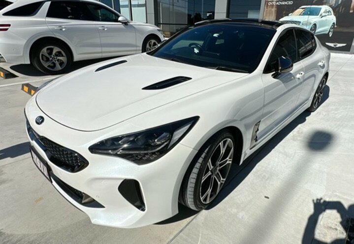 Kia Stinger image 1