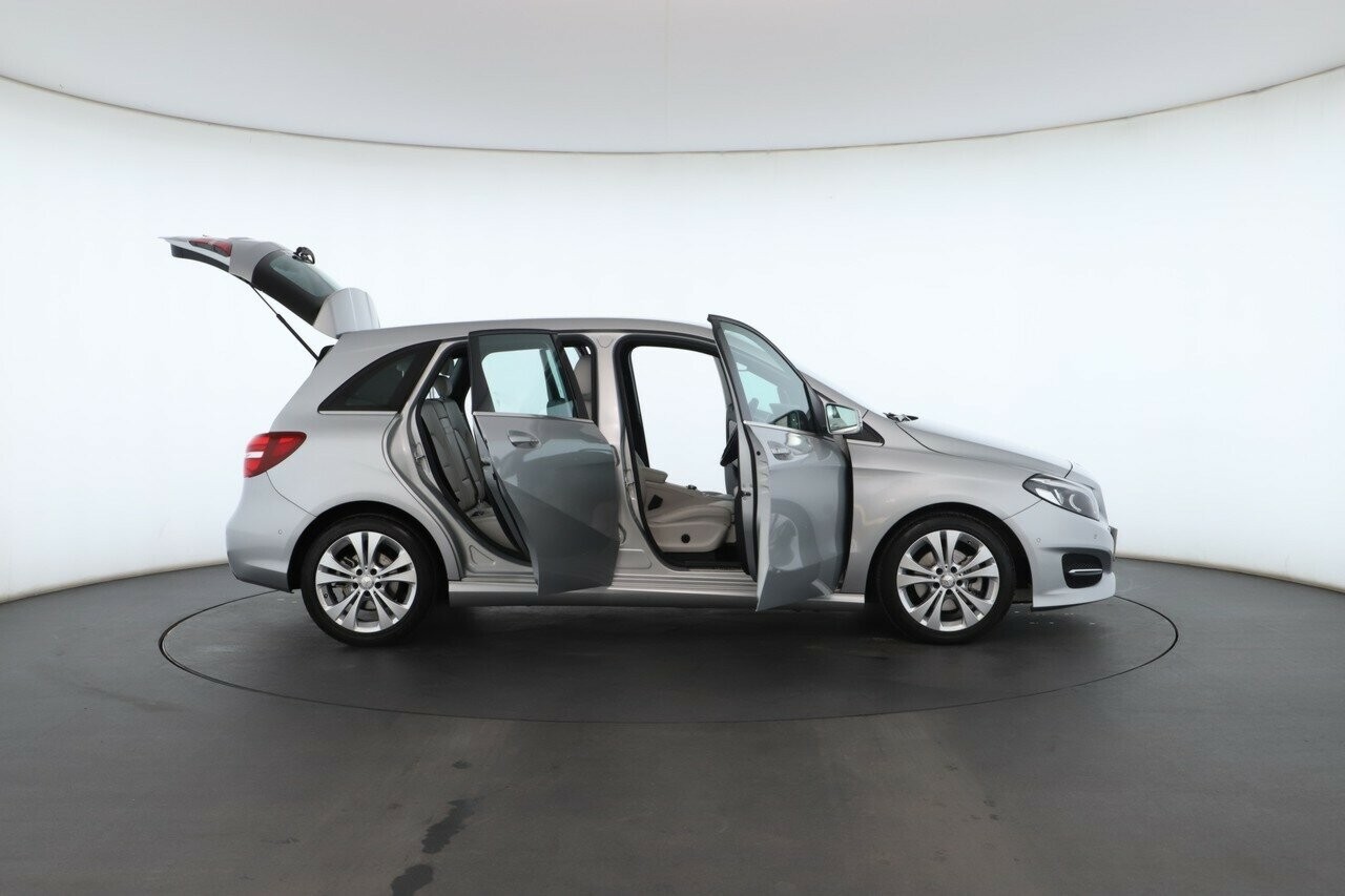 Mercedes Benz B-class image 2