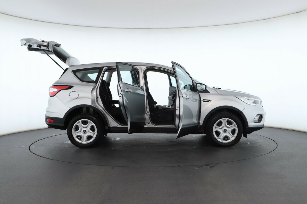 Ford Escape image 2