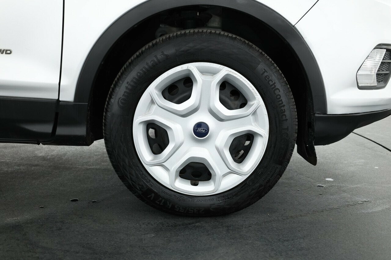 Ford Escape image 4