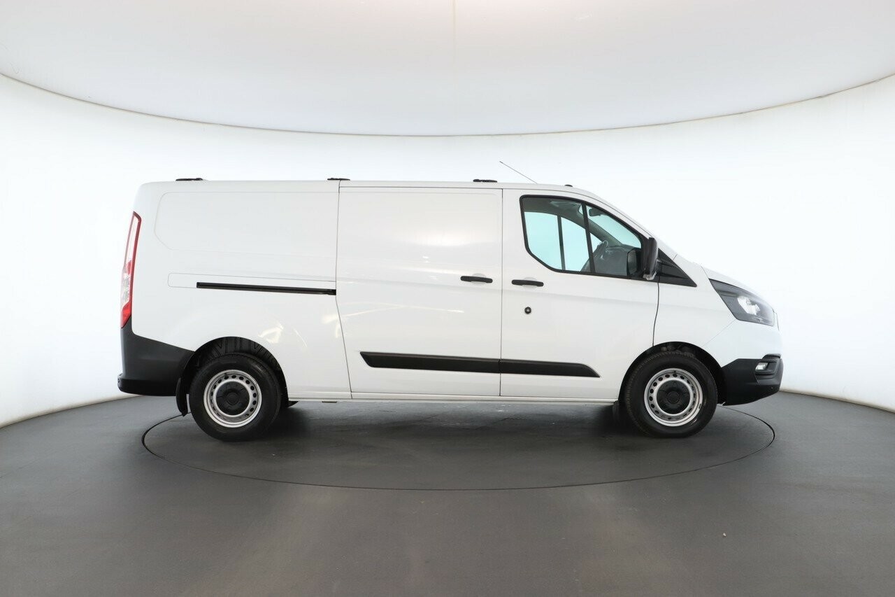 Ford Transit Custom image 3