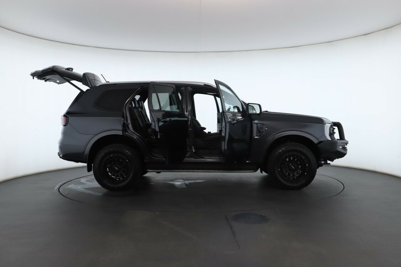 Ford Everest image 2