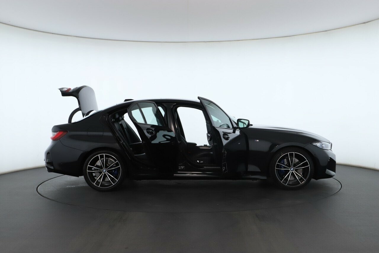 BMW 3 Series image 2