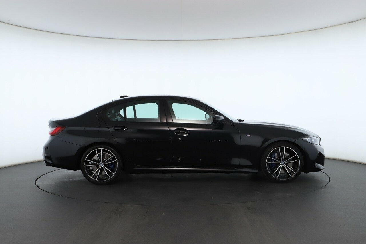 BMW 3 Series image 3