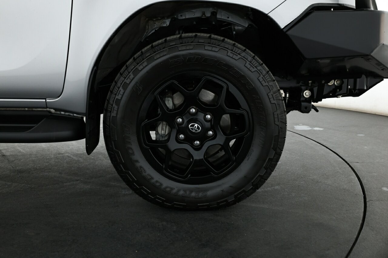 Toyota Hilux image 4