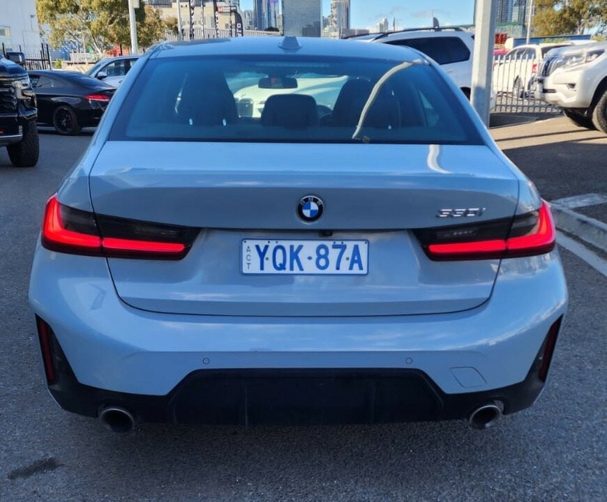 BMW 3 Series image 4