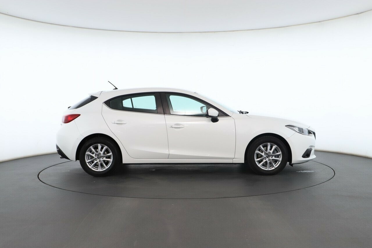 Mazda 3 image 3