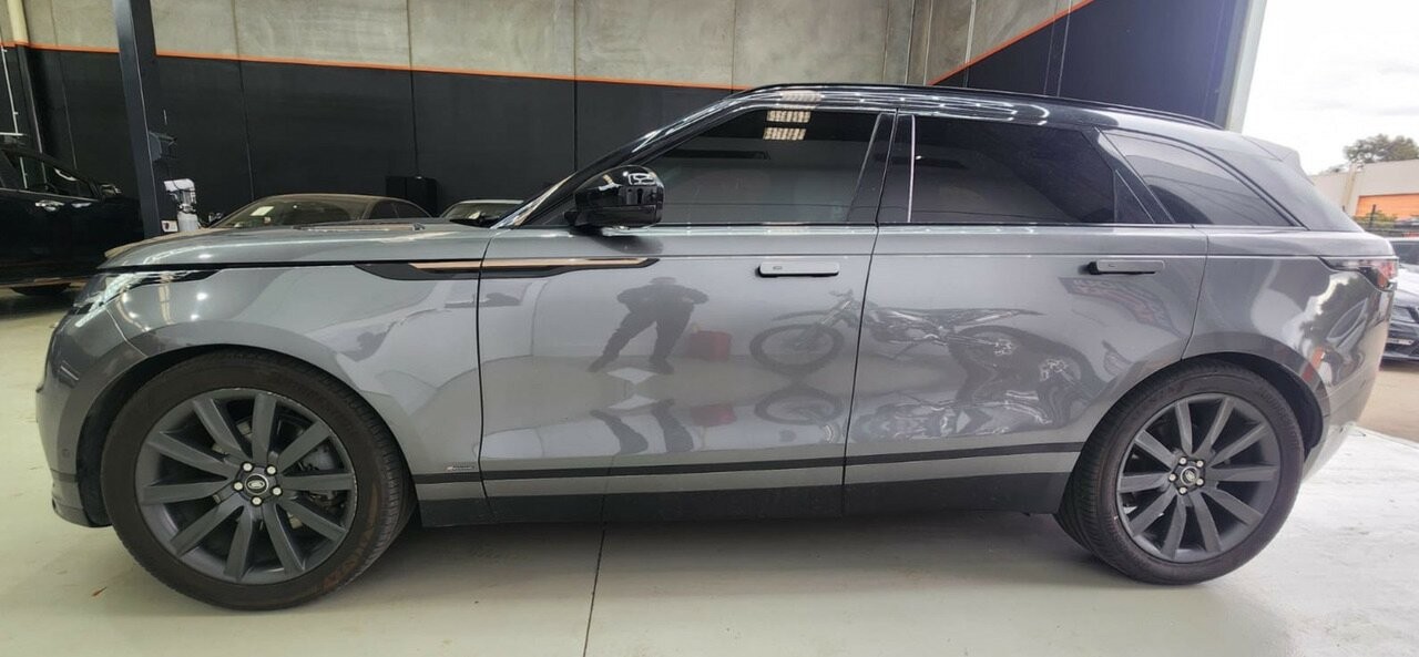 Land Rover Range Rover Velar image 2