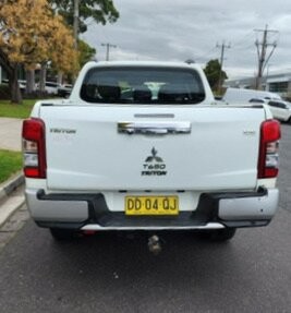 Mitsubishi Triton image 3