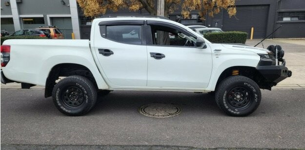 Mitsubishi Triton image 4