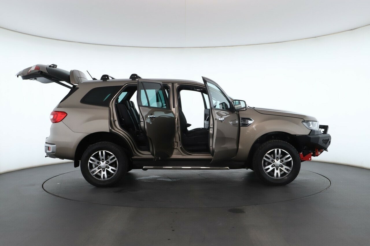 Ford Everest image 2