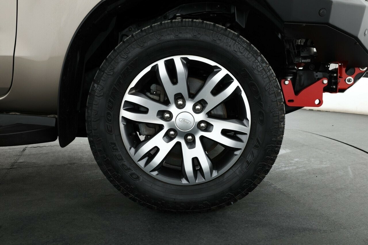 Ford Everest image 4