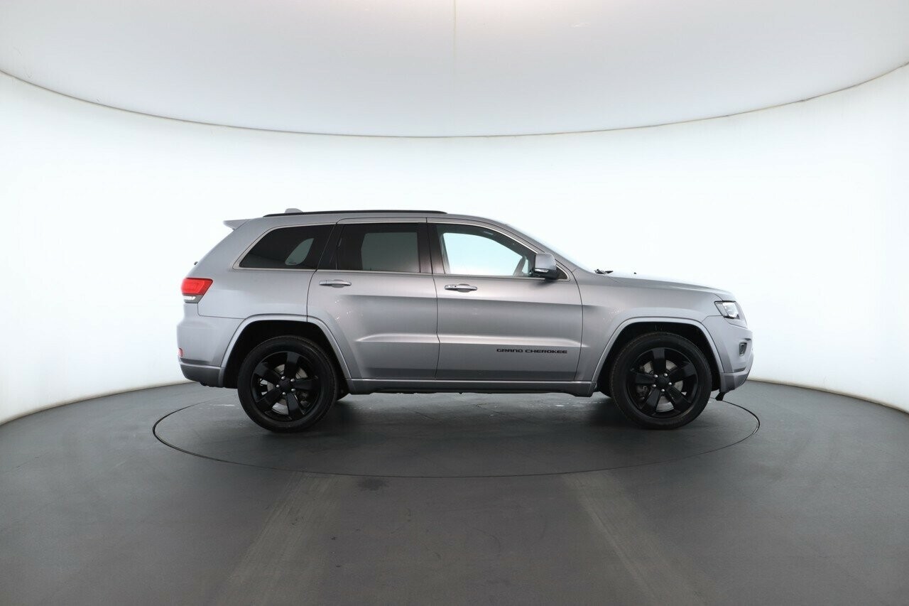 Jeep Grand Cherokee image 2