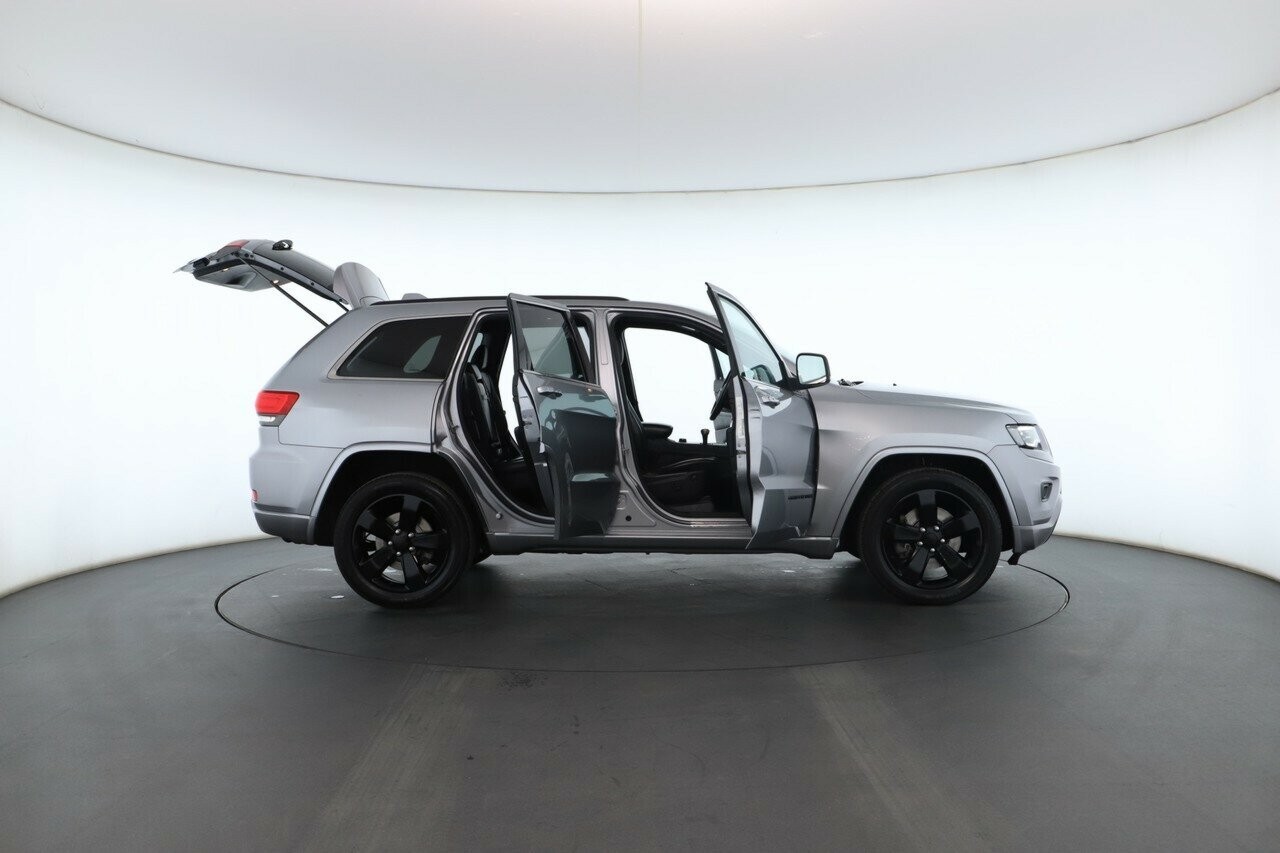 Jeep Grand Cherokee image 3