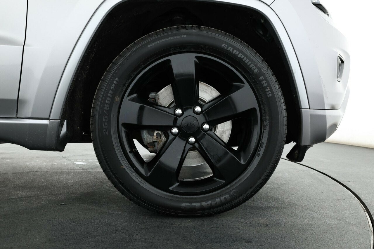 Jeep Grand Cherokee image 4