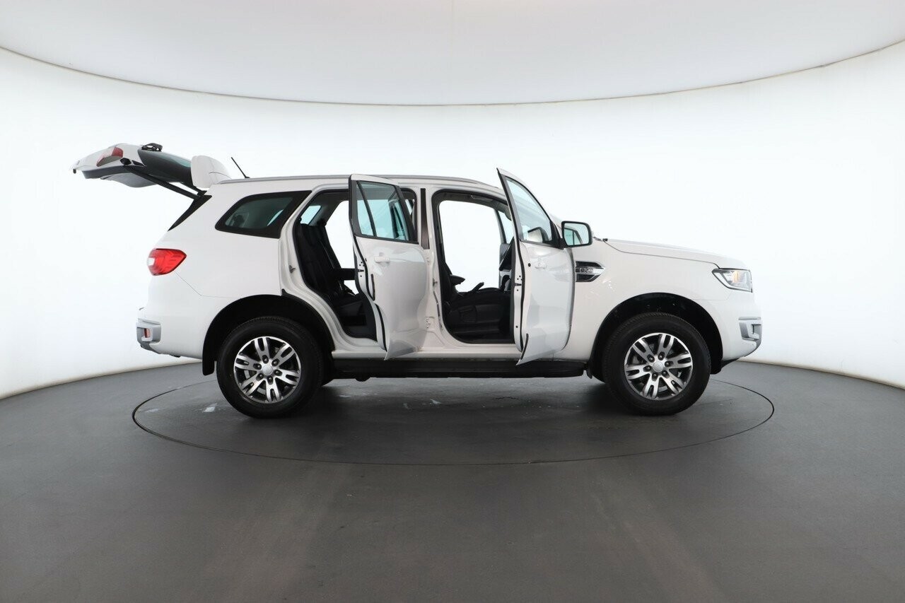 Ford Everest image 2
