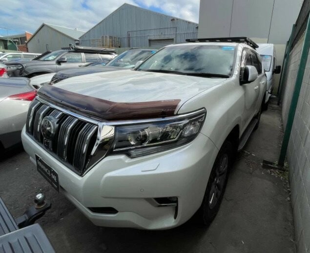 Toyota Landcruiser Prado image 2