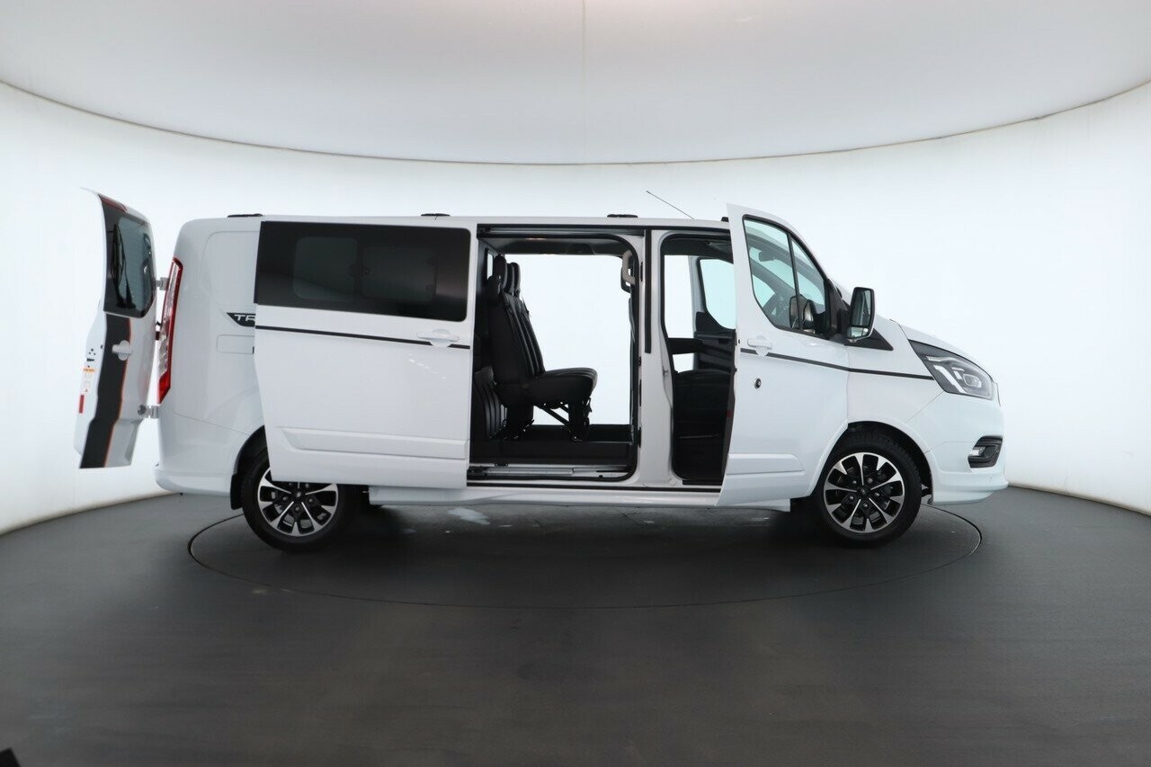 Ford Transit Custom image 2
