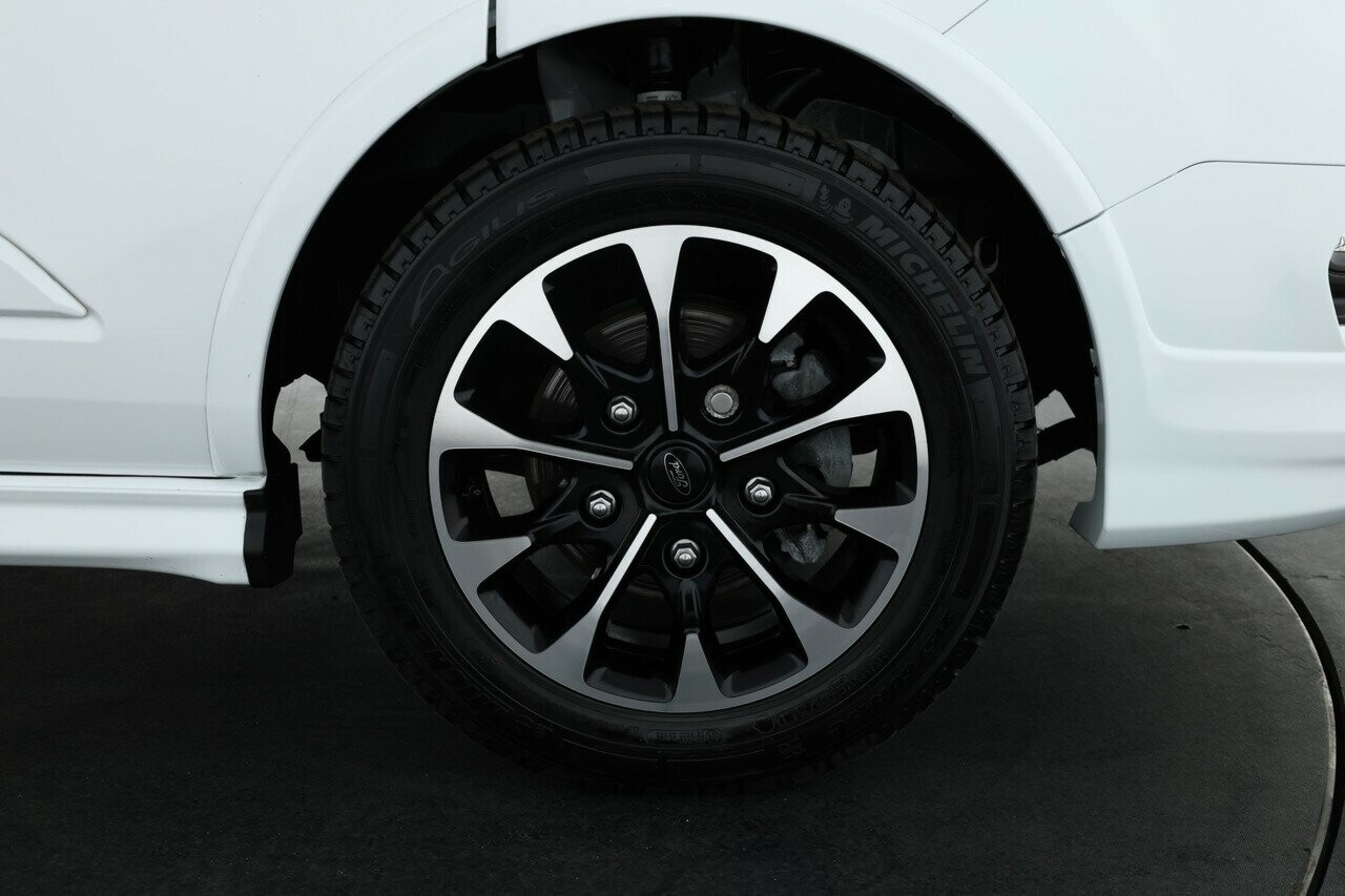 Ford Transit Custom image 4