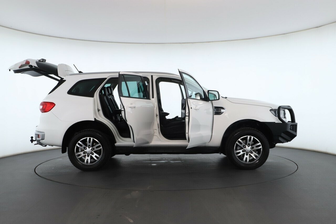 Ford Everest image 2