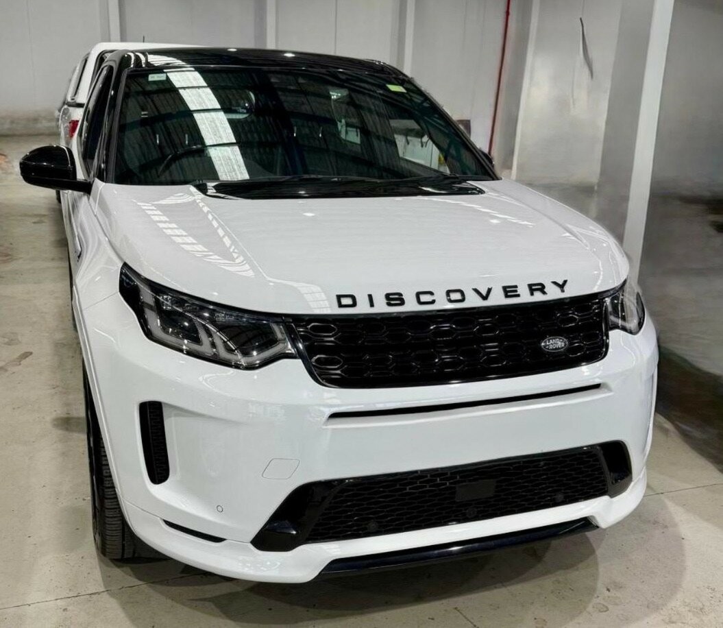 Land Rover Discovery Sport image 2