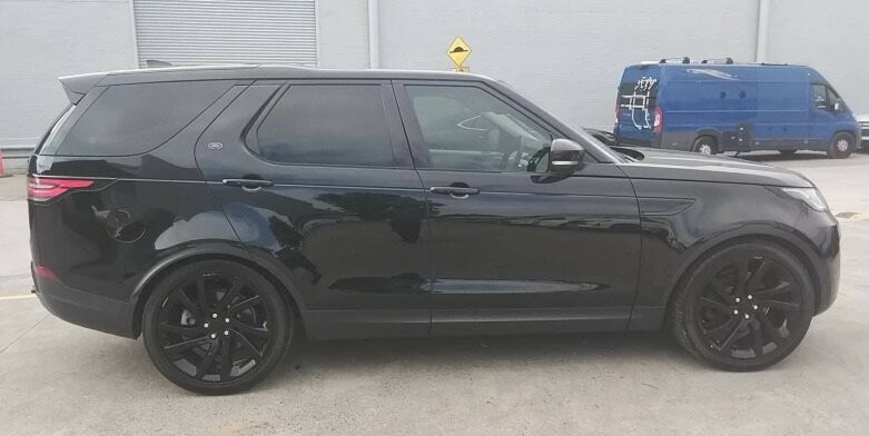 Land Rover Discovery image 3