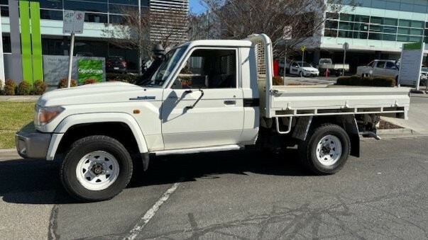 Toyota Landcruiser image 2
