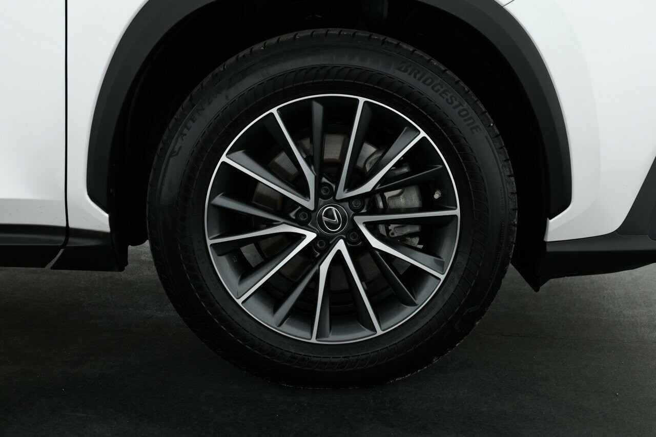 Lexus Nx image 4
