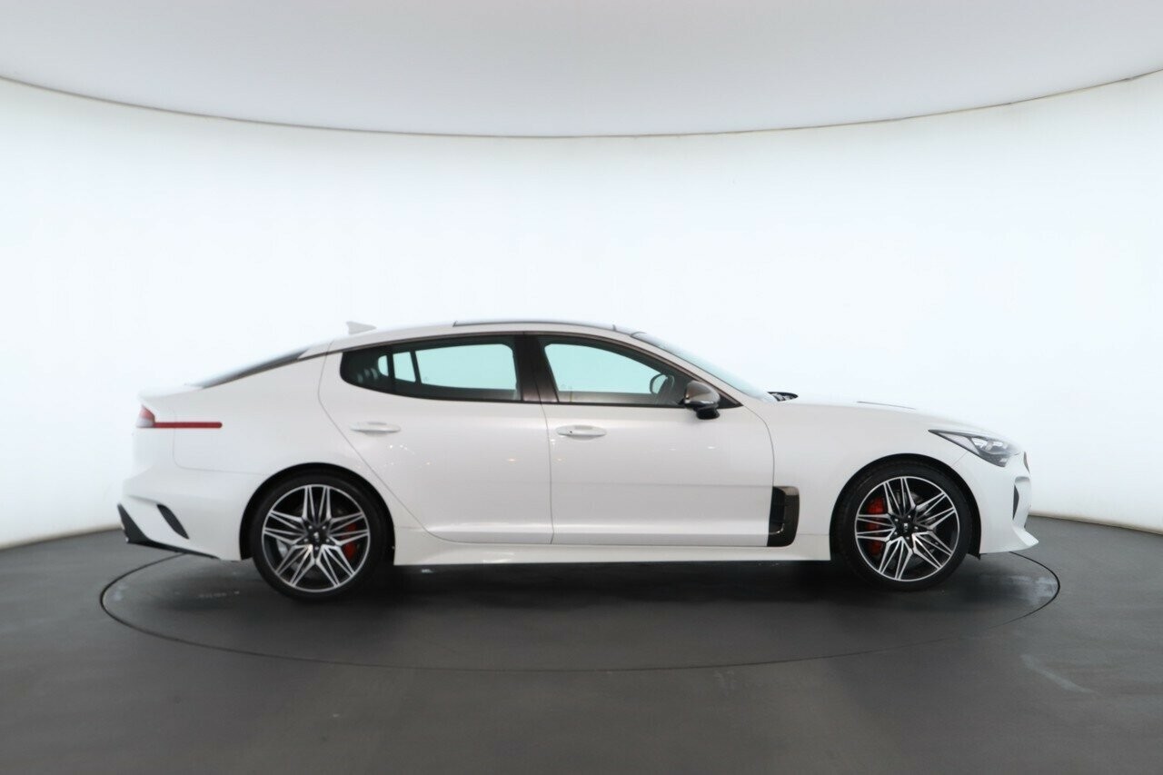 Kia Stinger image 3