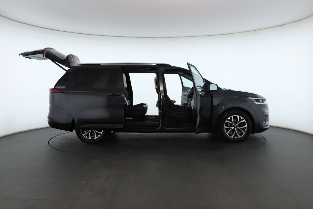 Kia Carnival image 2