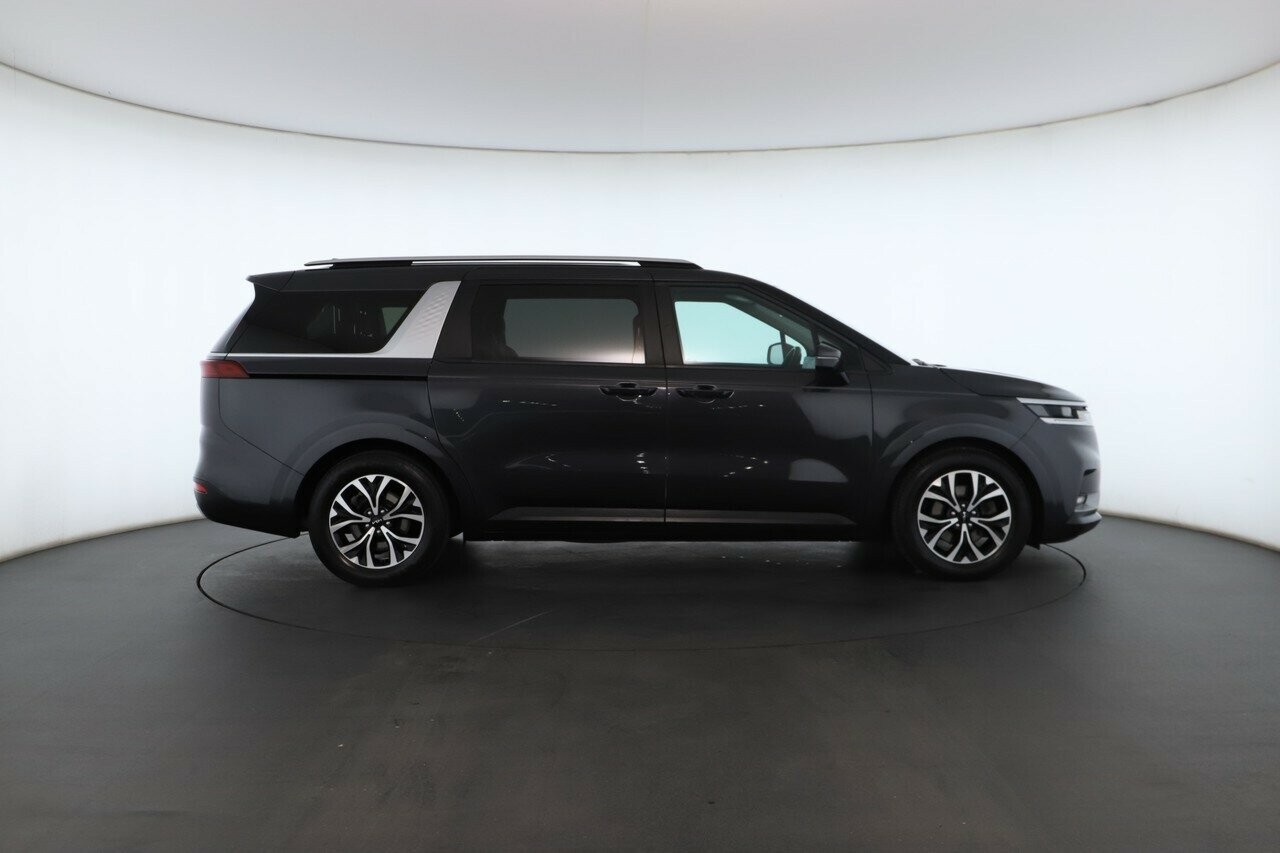 Kia Carnival image 3