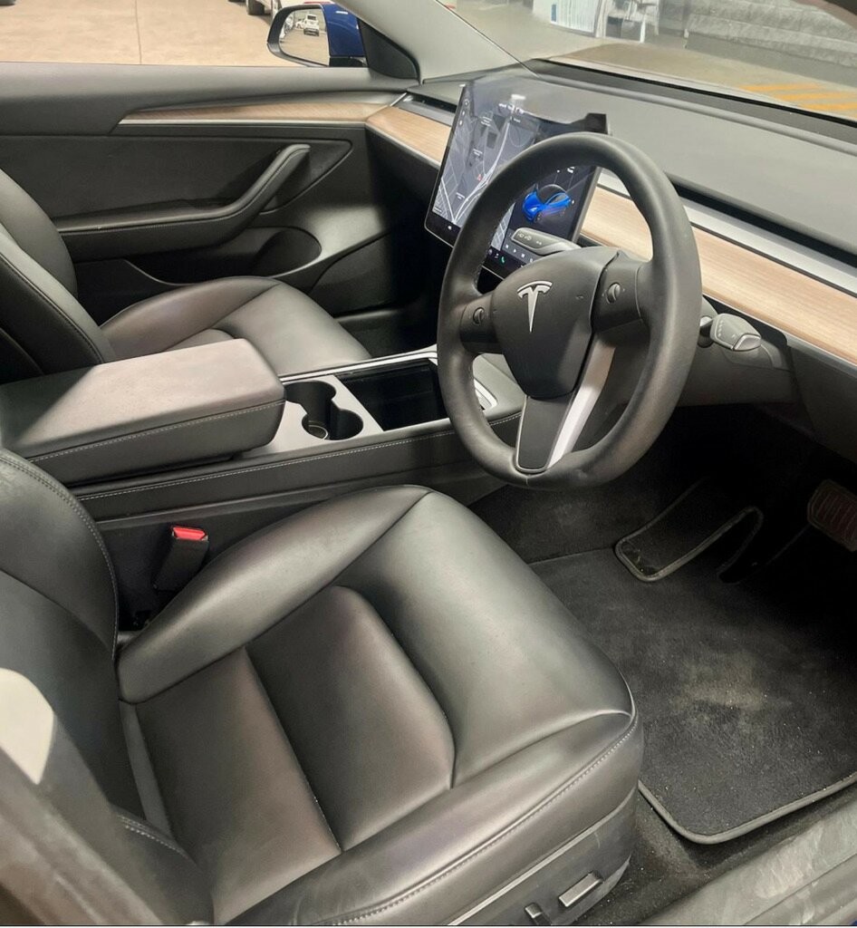 Tesla Model 3 image 3