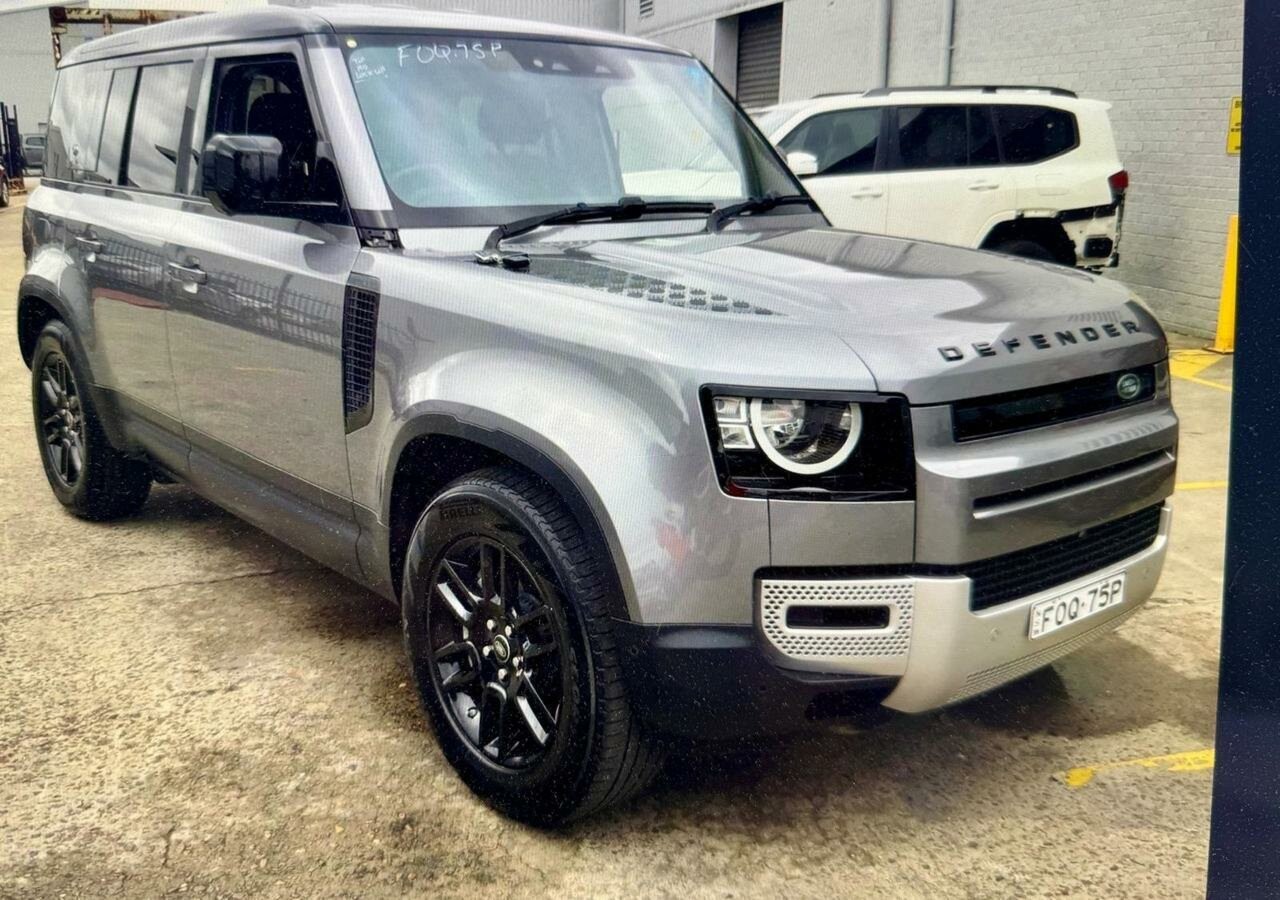 Land Rover Defender image 1