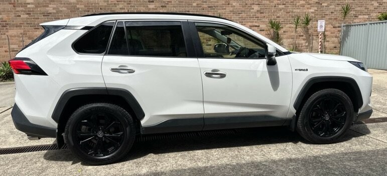 Toyota Rav4 image 2