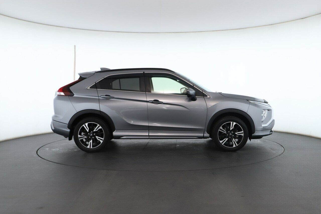 Mitsubishi Eclipse Cross image 2