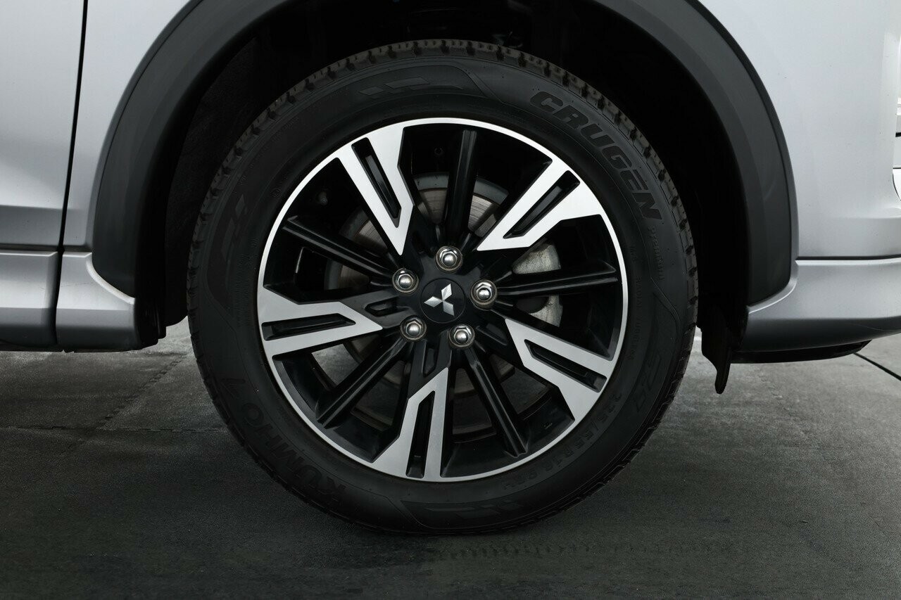 Mitsubishi Eclipse Cross image 3