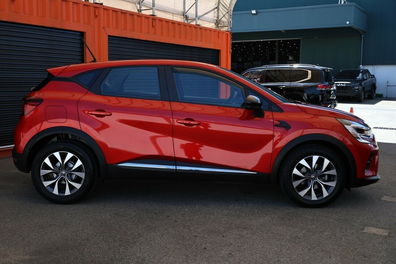 Renault Captur image 2