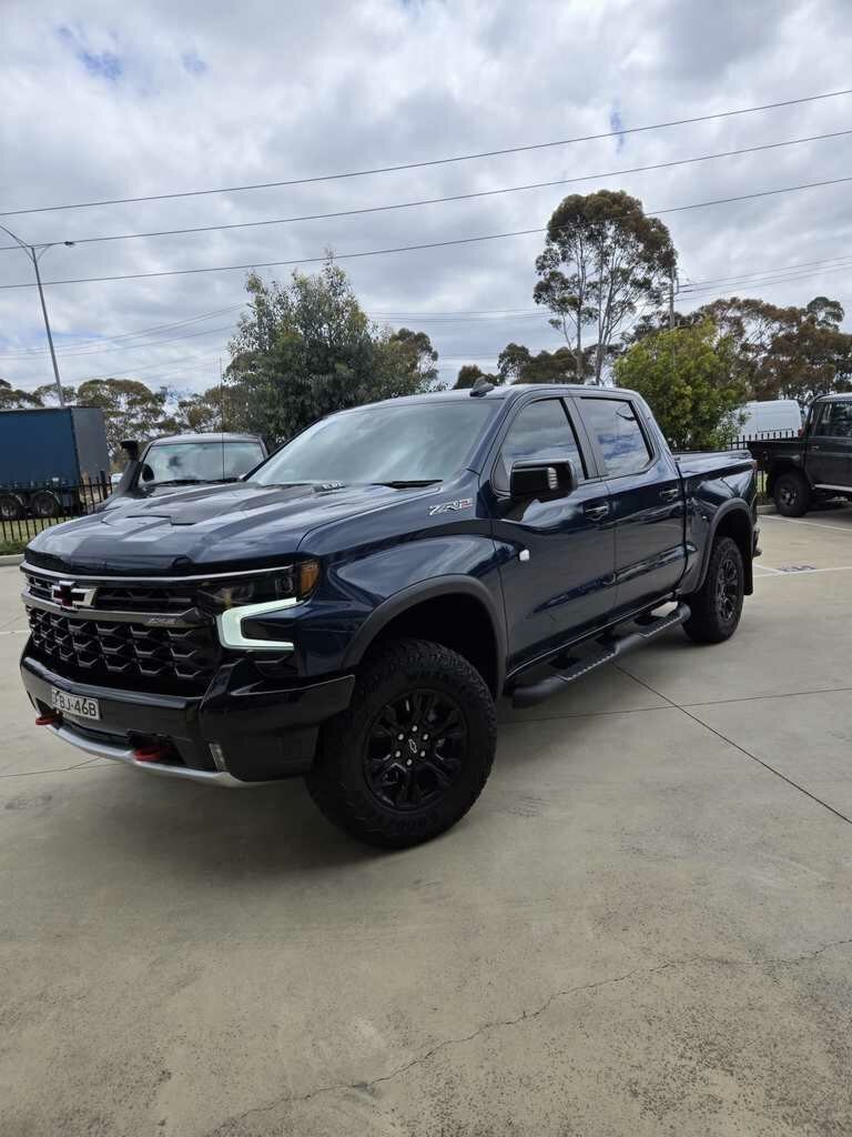 Chevrolet Silverado image 3