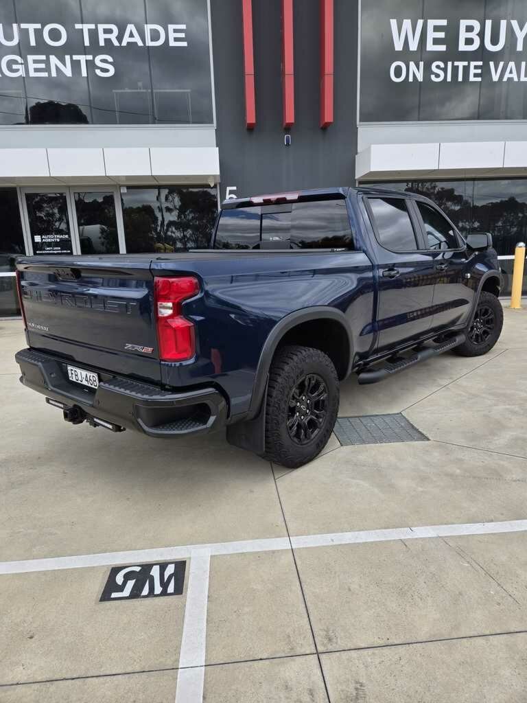 Chevrolet Silverado image 4