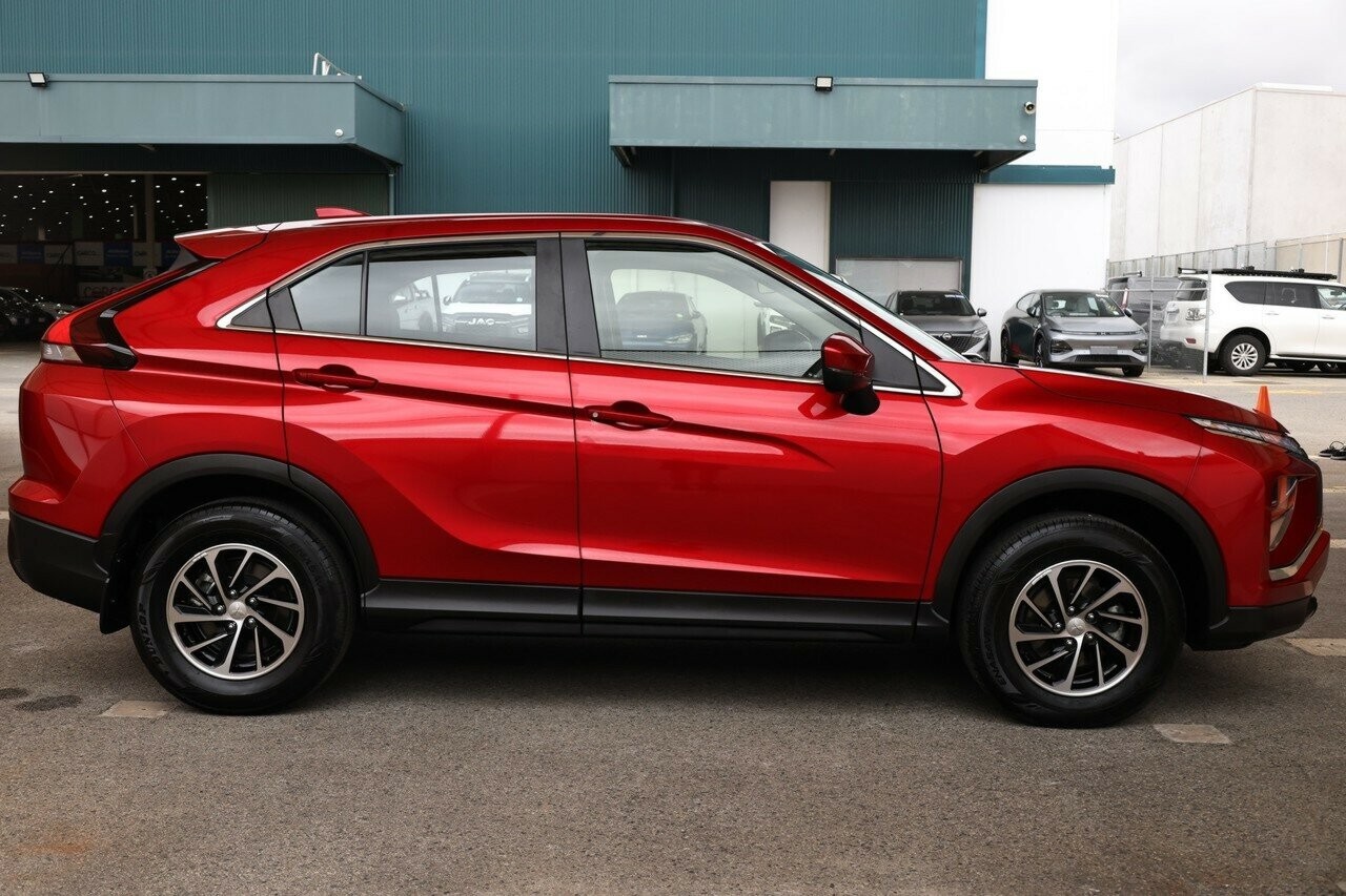 Mitsubishi Eclipse Cross image 2