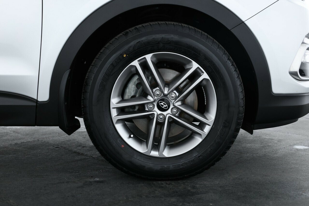 Hyundai Santa Fe image 4