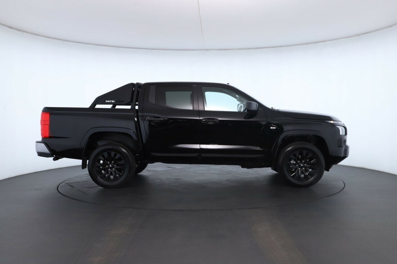 Mitsubishi Triton image 3