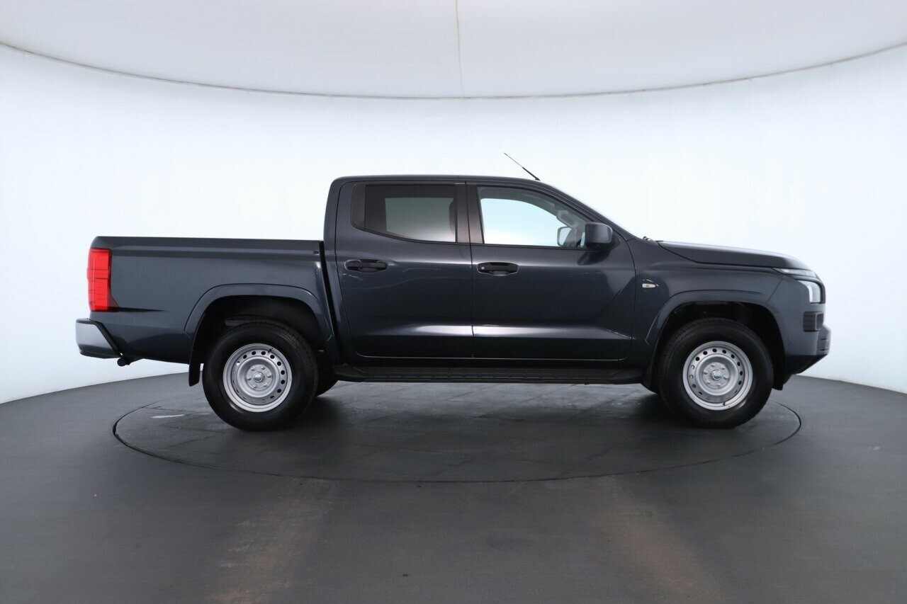 Mitsubishi Triton image 3