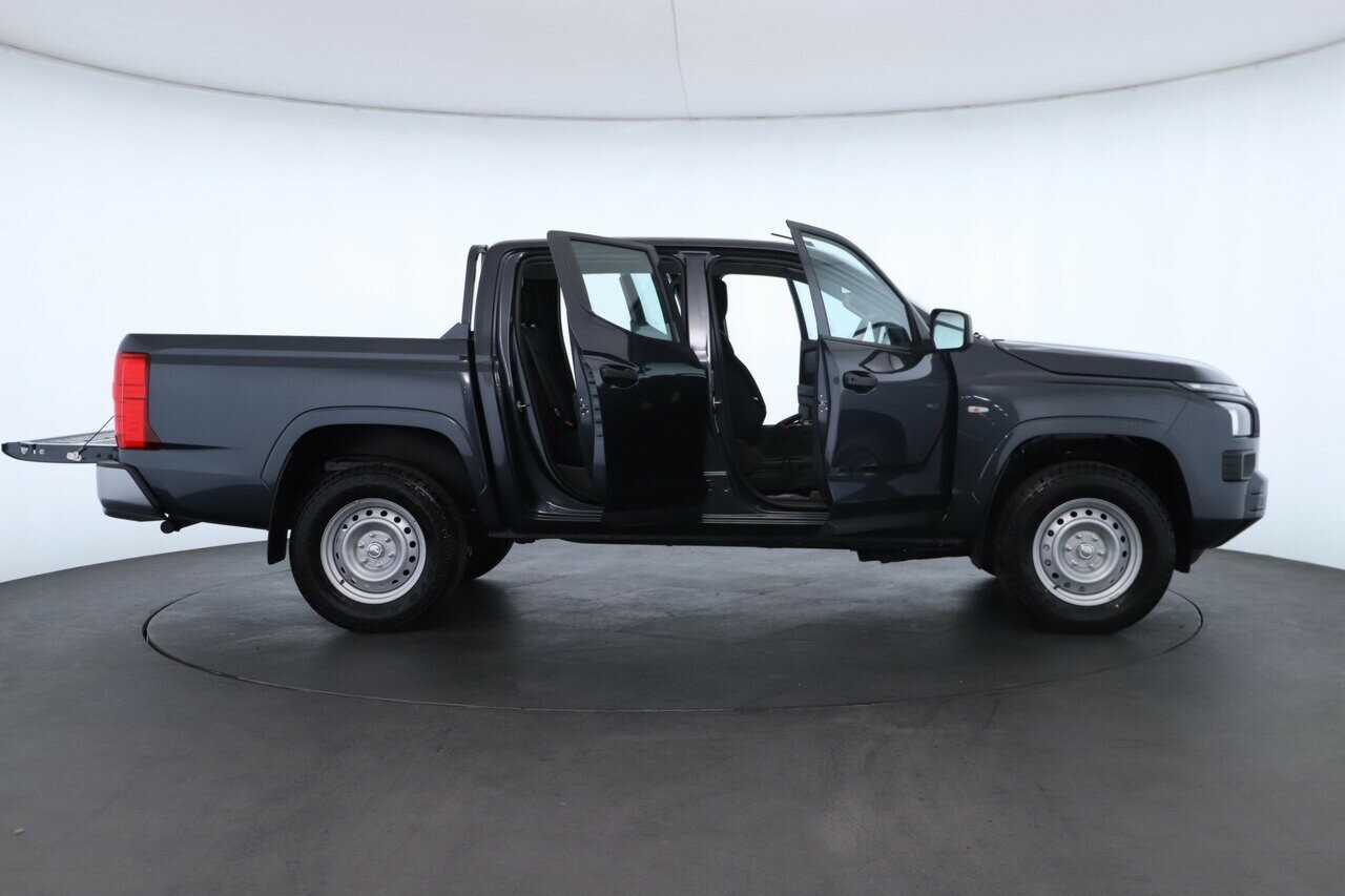 Mitsubishi Triton image 2