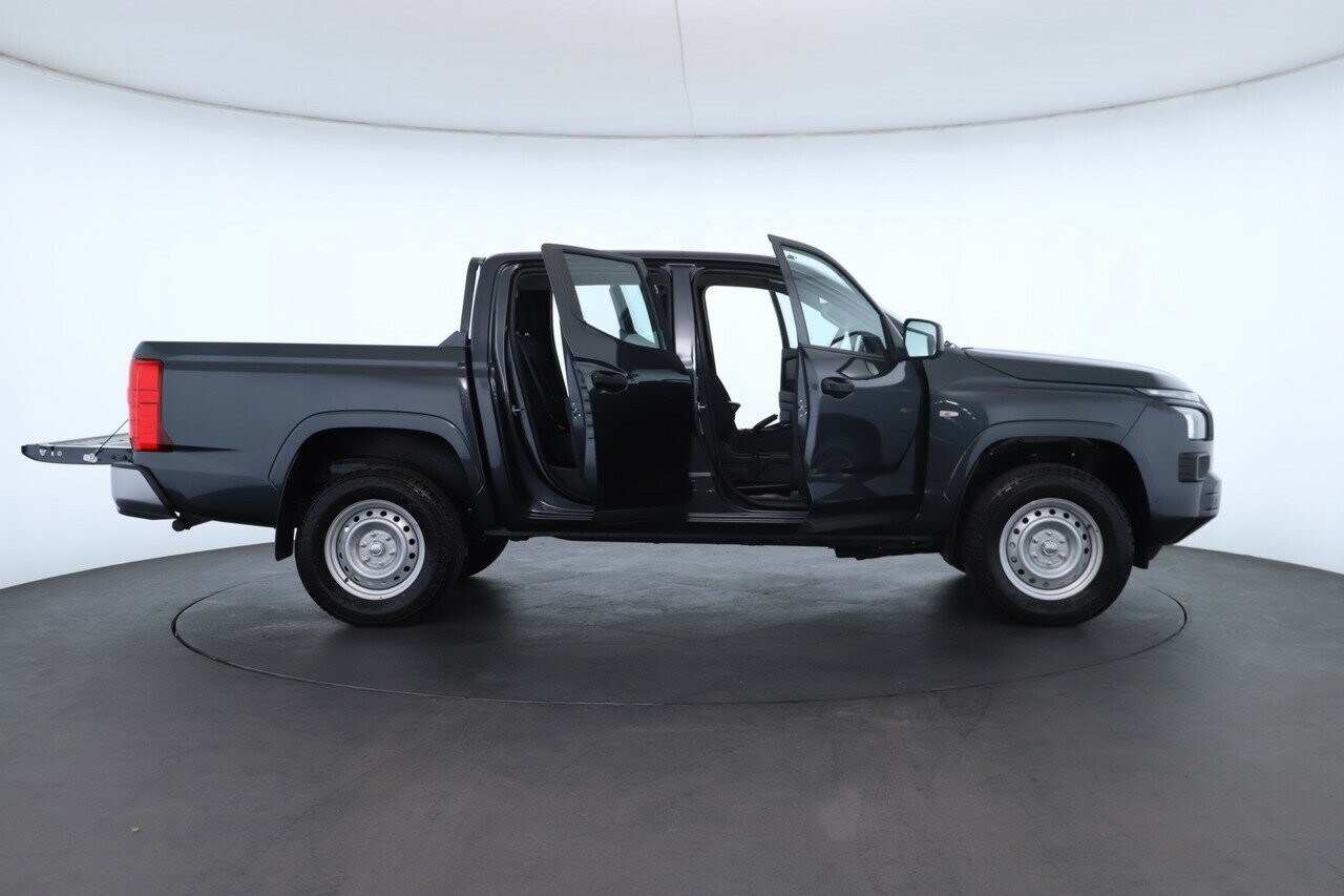 Mitsubishi Triton image 2