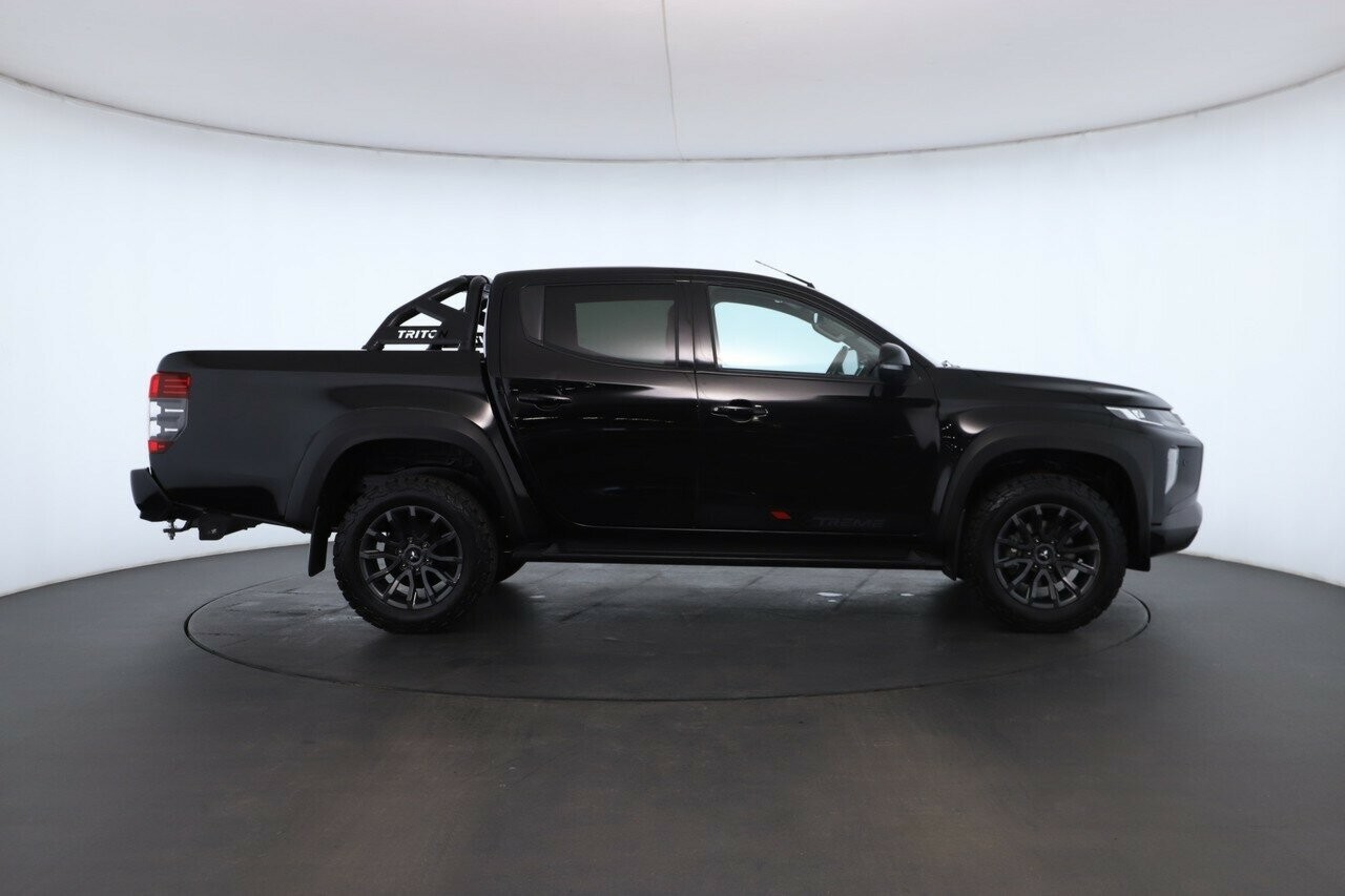 Mitsubishi Triton image 3